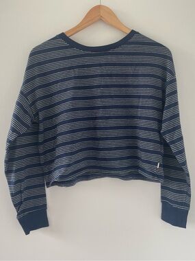 Levi's cropped shirt